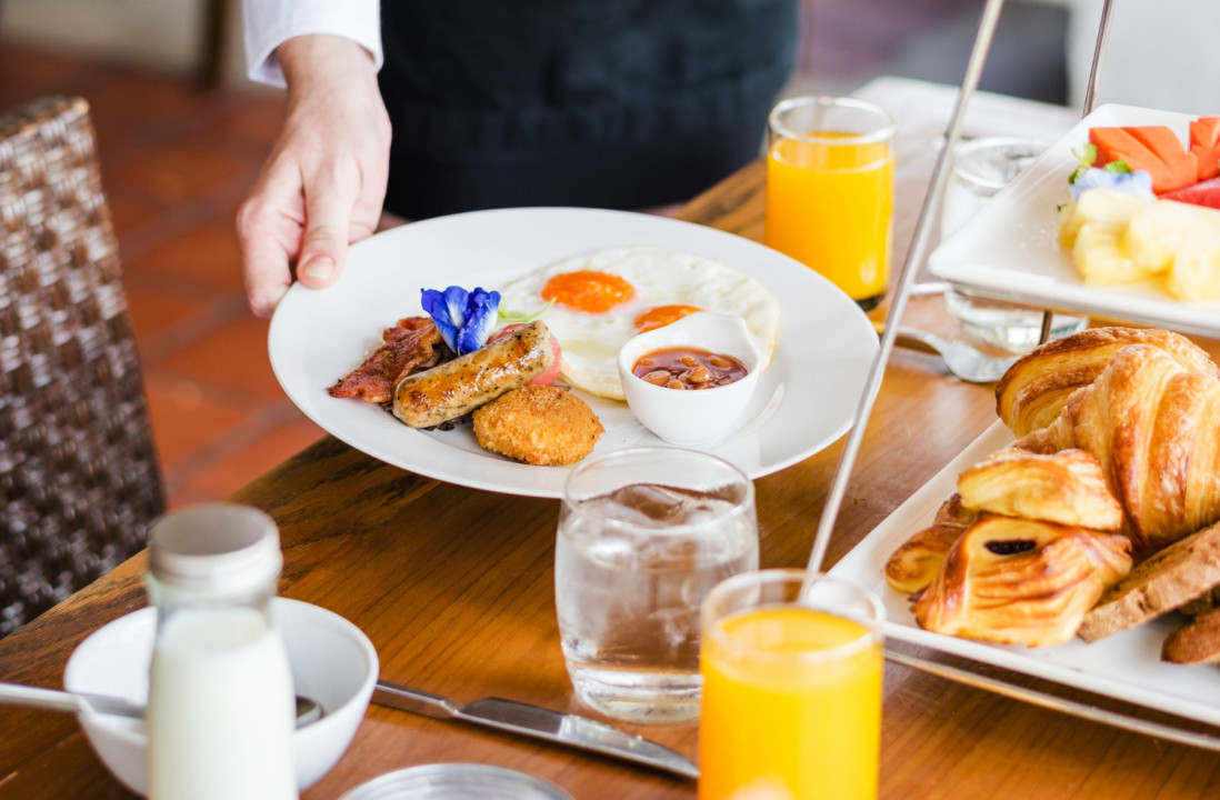 Breakfast Waiter/Waitress – 5-star Downtown Hotel