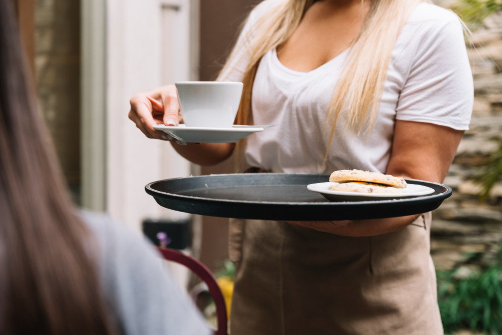 Felszolgáló/pultos - brunchozó