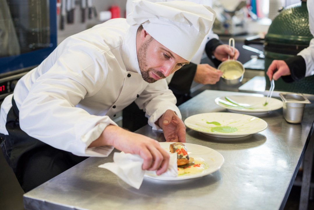 Brunch chef student job - near Parliament
