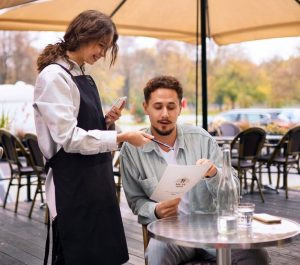 Waiter/waitress student job – near the Parliament